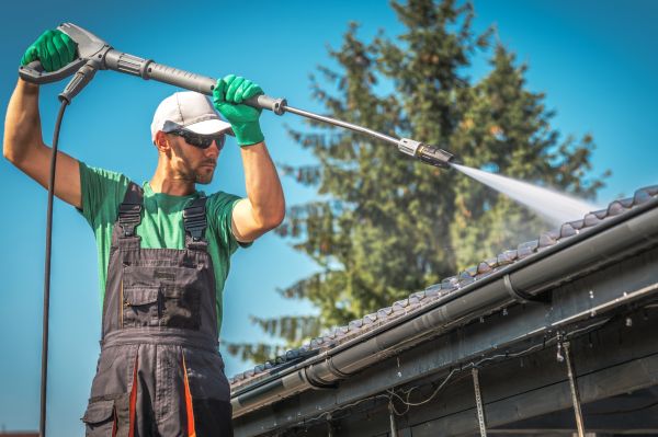 Gutter Washing in Oceanside